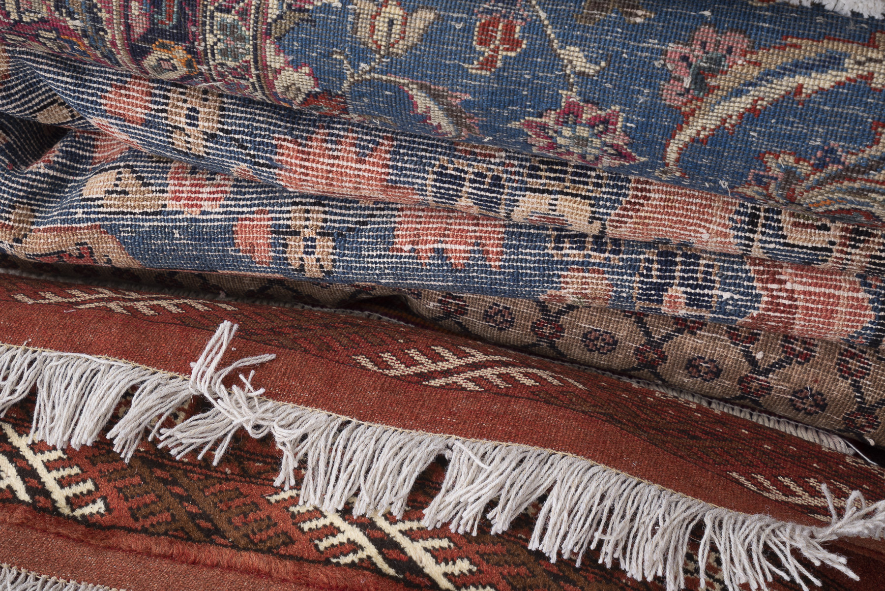 How to Identify If Your Rug is an Authentic Persian Carpet? Dyad Artisans