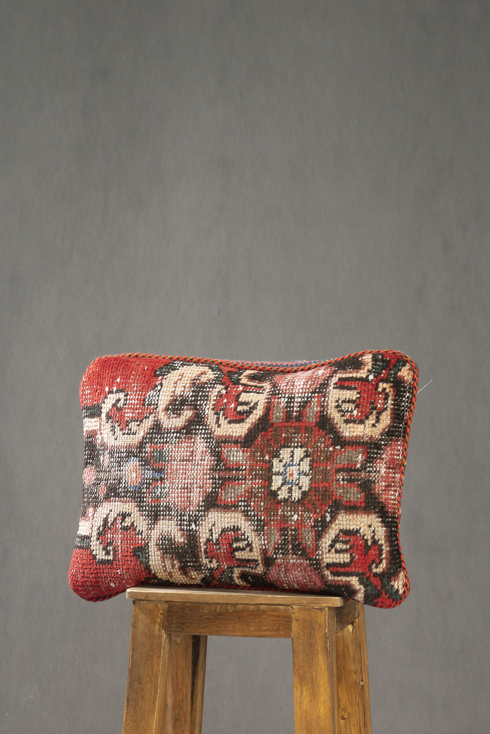 CUS136-3 Vintage Hamedan Floral Carpet Cushion 50*40cm - Image 1