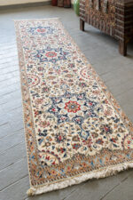RCA395 Nain Carpet 2