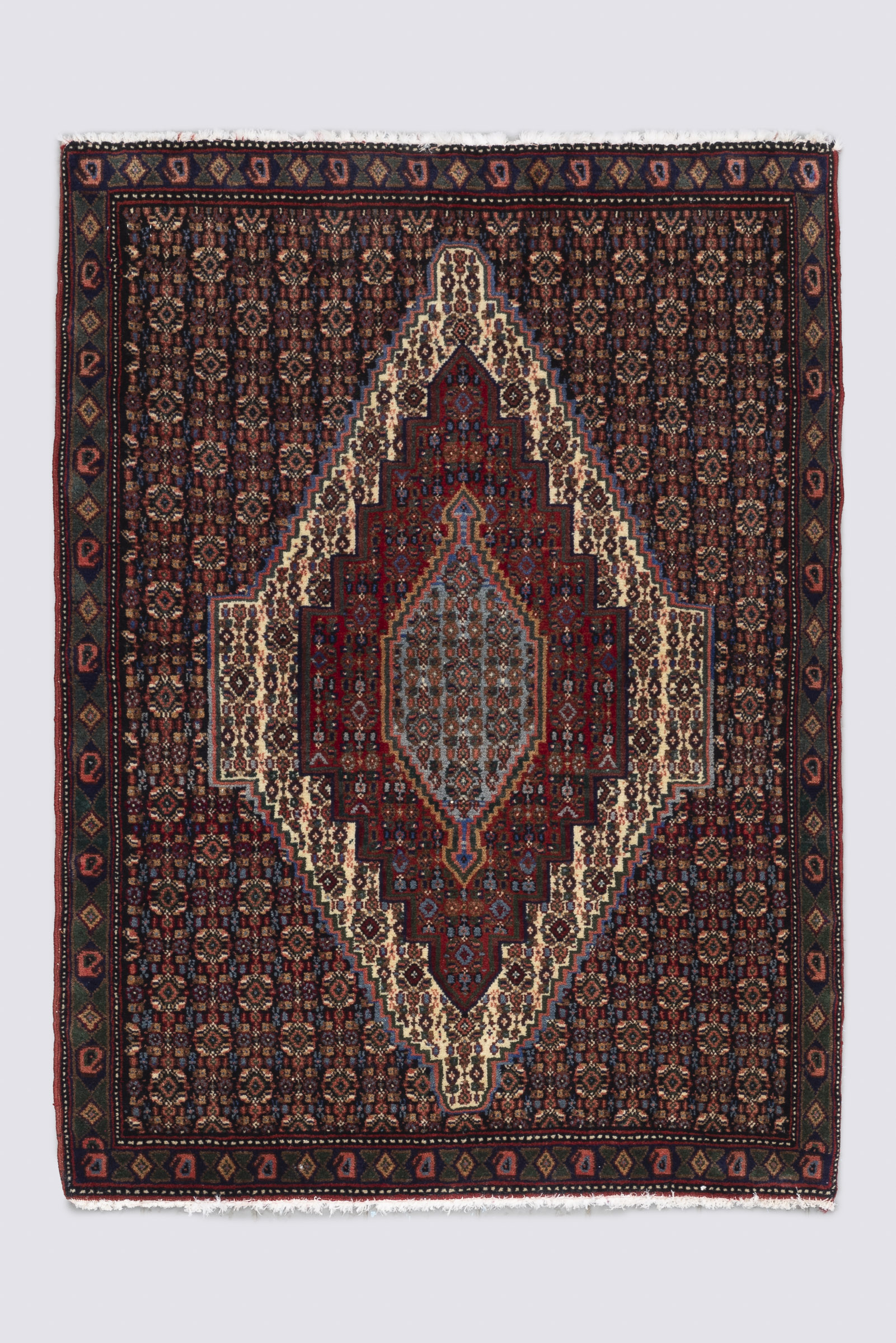 RCA368-Carpet Sanneh Mahi Poshti 99*72CM - Image 1