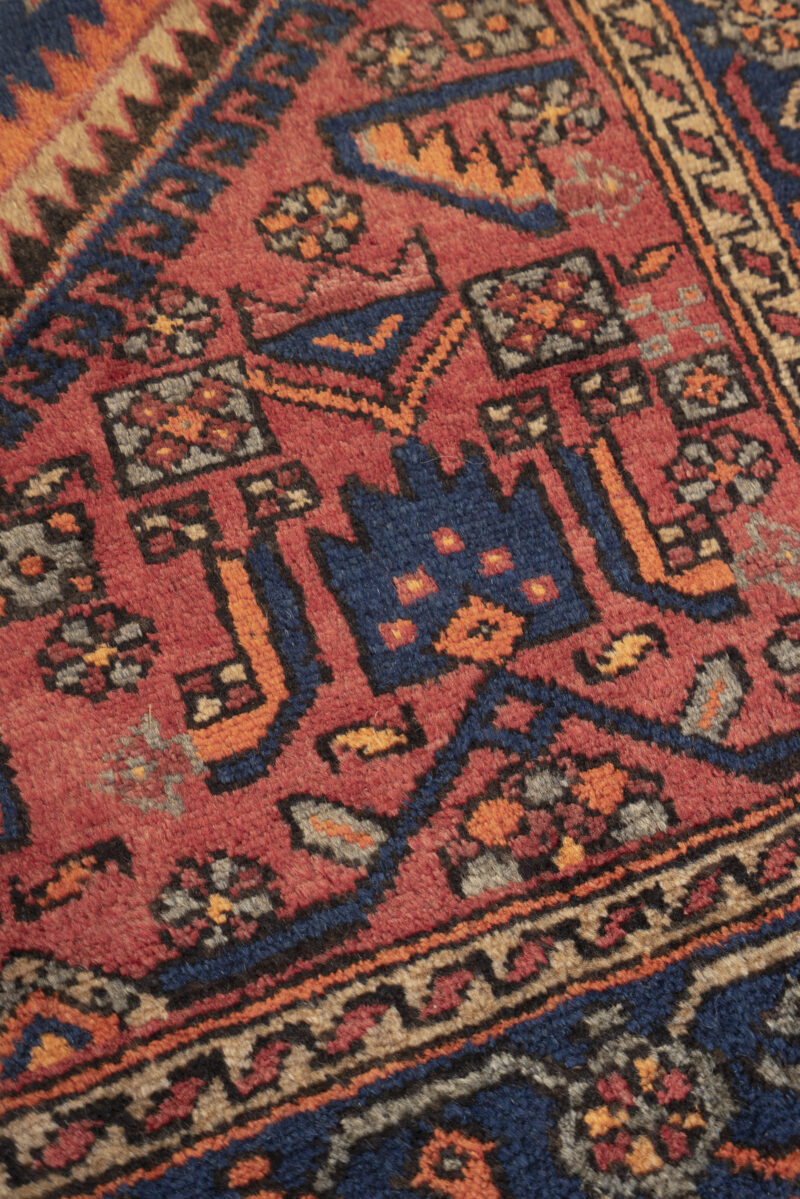 Tarom Persian Rug Flaming Diamond Design, Zanjan Region c. 1970s 207*133CM - Image 4