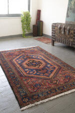Tarom Persian Rug Flaming Diamond Design, Zanjan Region c. 1970s 207*133CM - Image 2