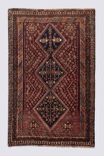 Qashqai triple-medallion rug