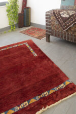 Contemporary Qashqai Fine Plain Field Gabbeh 162*118CM - Image 2