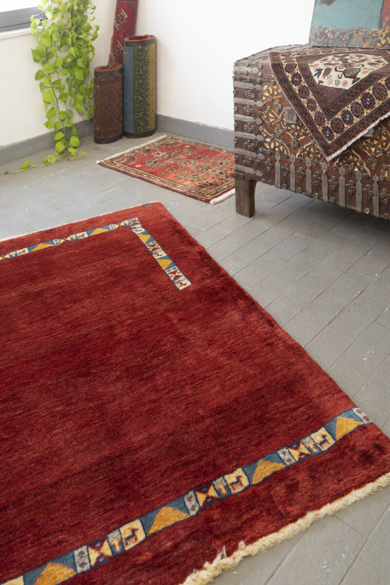 Contemporary Qashqai Fine Plain Field Gabbeh 162*118Cm - Image 2