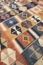 Qashqai Combs Kilim Geometric Bands c.1980s 275*134CM - Image 4