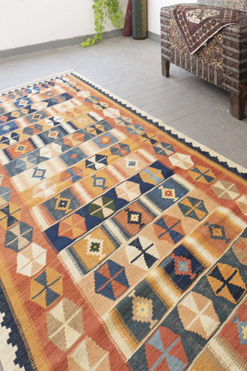 Qashqai Combs Kilim Geometric Bands c.1980s 275*134CM - Image 3