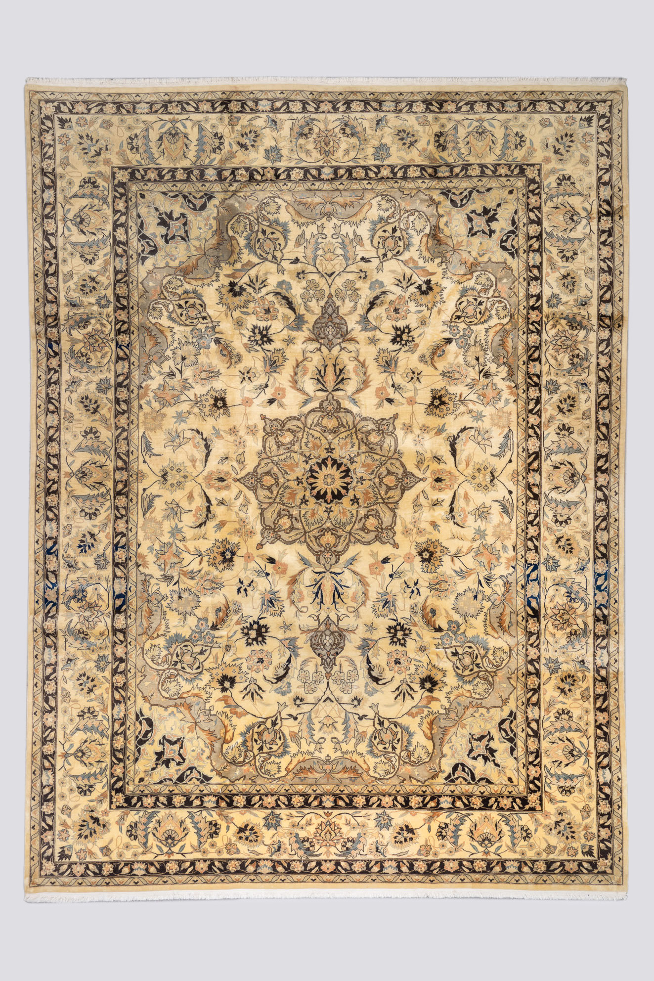 Fine Isfahan Persian Rug
