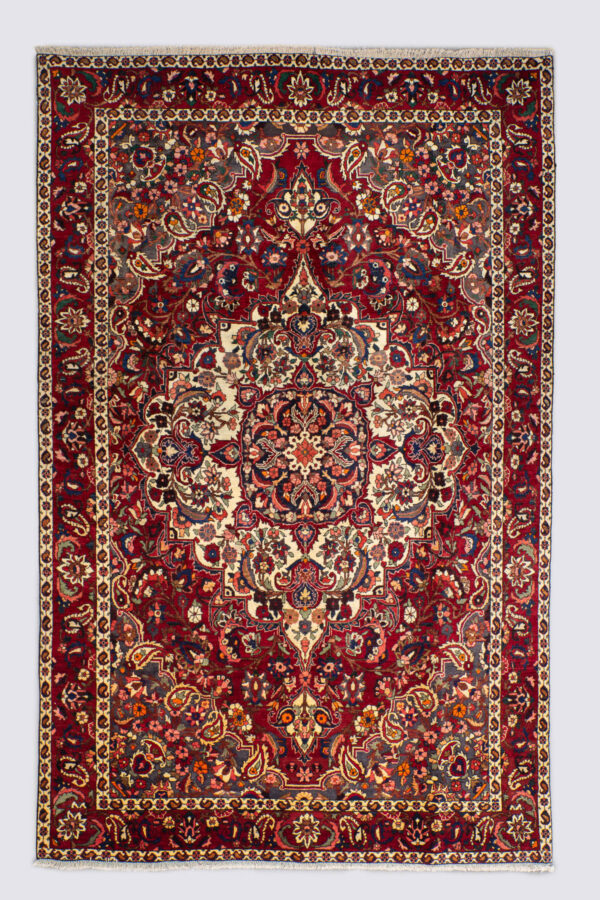 Bakhtiari Lachak Toranj rug