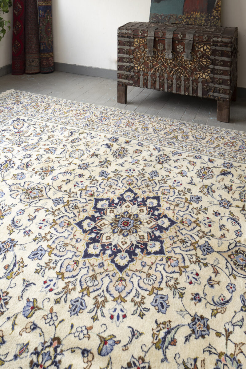 Ardakan Medallion Carpet 342*242Cm - Image 4