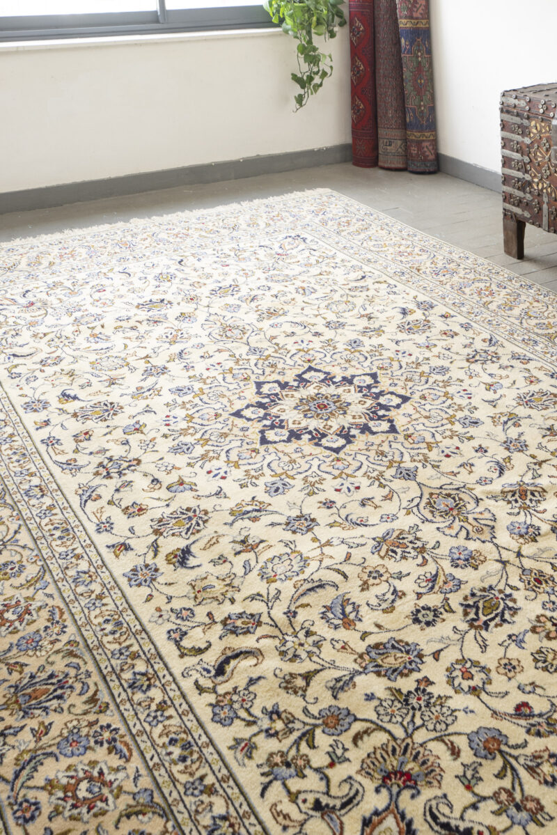 Ardakan Medallion Carpet 342*242Cm - Image 3