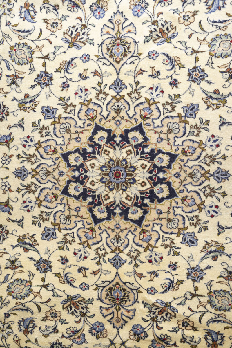 Ardakan Medallion Carpet 342*242Cm - Image 5
