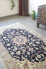 Fine Nain 6 La Persian Rug Medallion & Islimi Scrollwork  c.1980s - Image 3