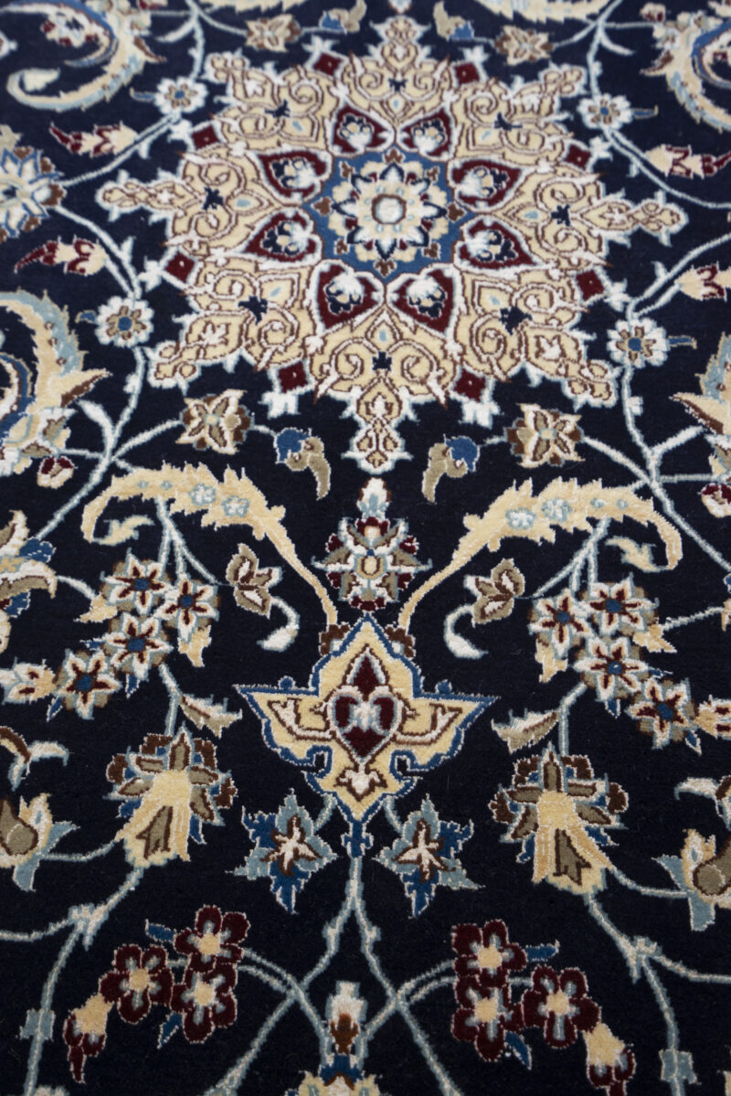 Fine Nain 6 La Persian Rug Medallion &Amp; Islimi Scrollwork  C.1980S - Image 4