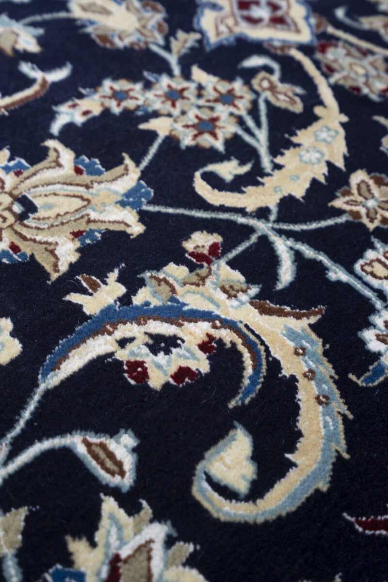 Fine Nain 6 La Persian Rug Medallion &Amp; Islimi Scrollwork  C.1980S - Image 5