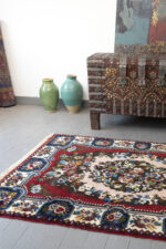 Vintage Faradonbeh Bakhtiari Golfarang 163*103CM - Image 3