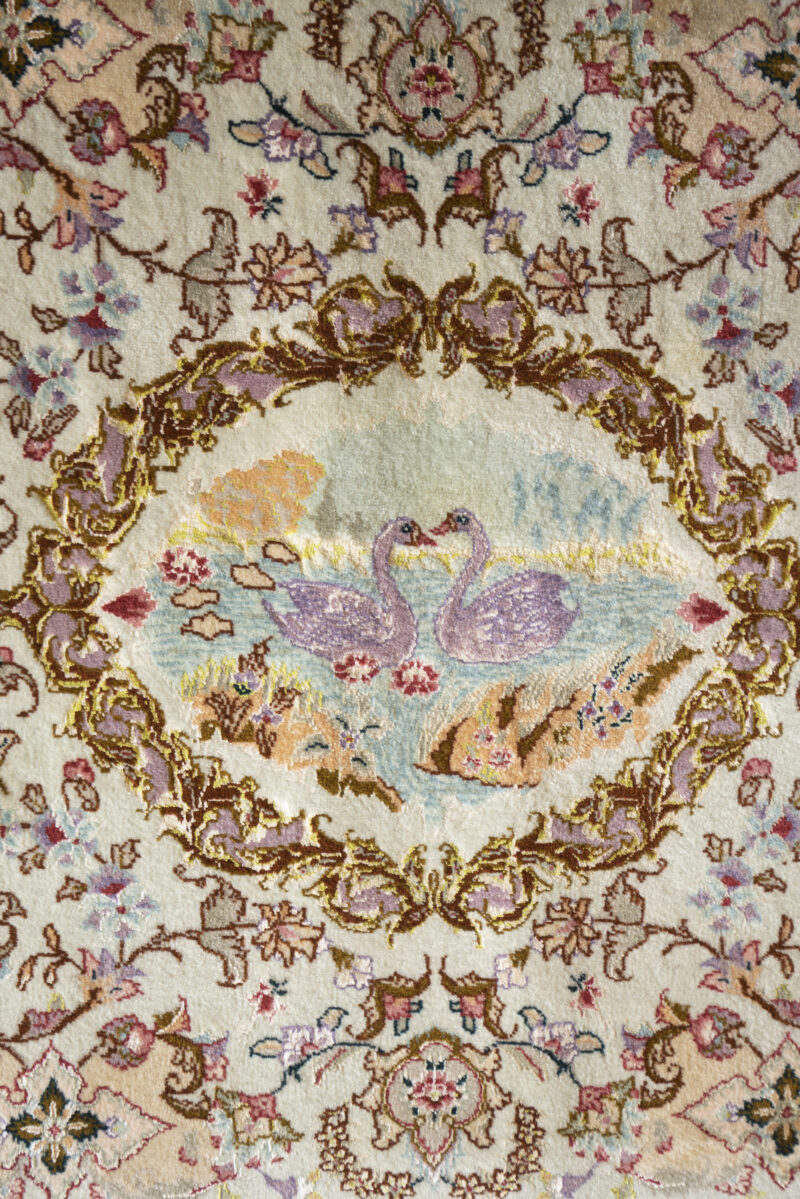 Fine Tabriz Swans Carpet 92*70CM - Image 3