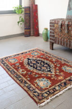 Mid 20th Century Hamadan Persian Armenian Rug 140*107CM - Image 3