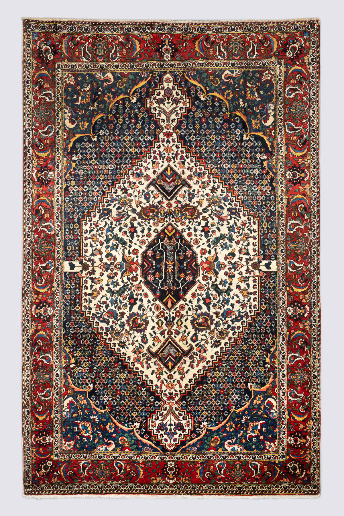 Rca451-Fine-Bakhtiari-Carpet Fine Bakhtiari Persian Rug With Ivory Medallion