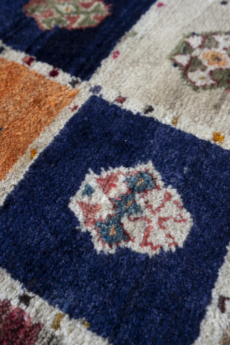 Semi Antique Bakhtiari Checkered Gabbeh 148*93Cm - Image 5