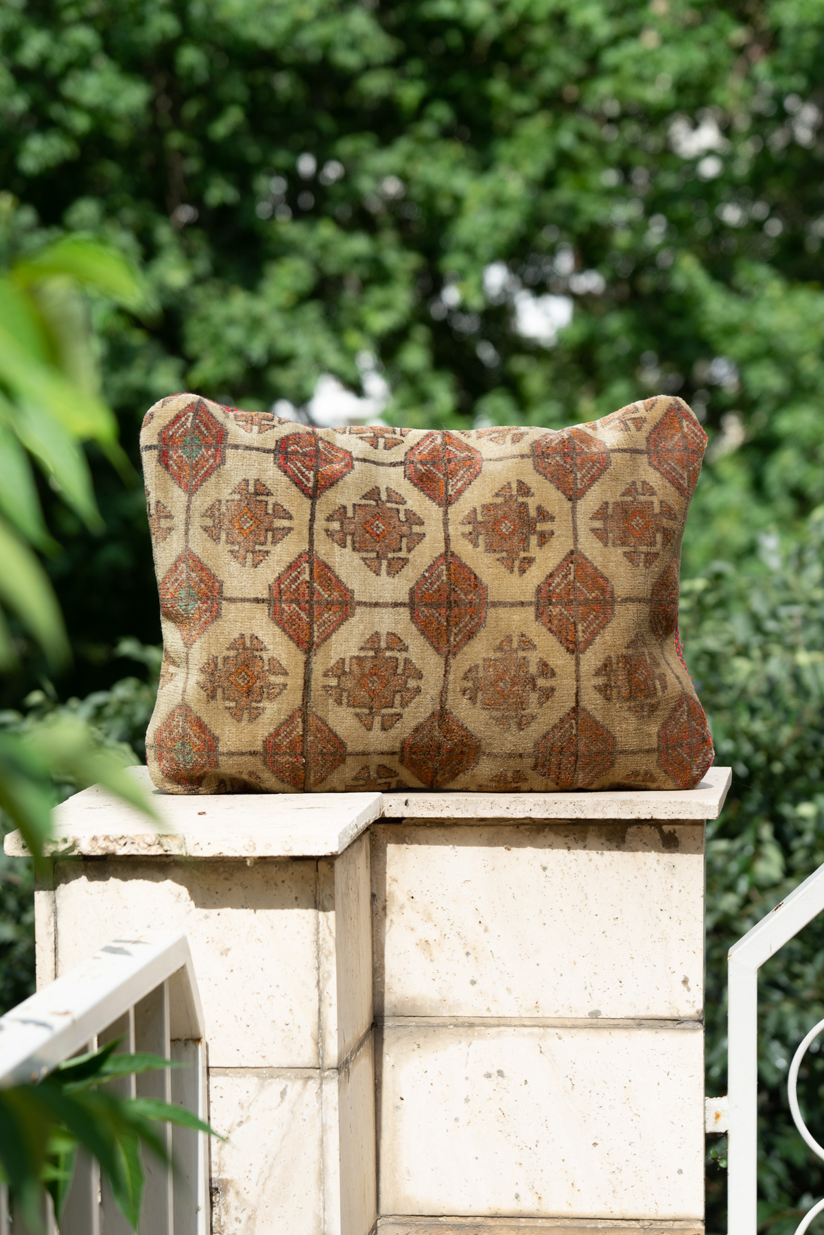 CUS204 Cushion 1