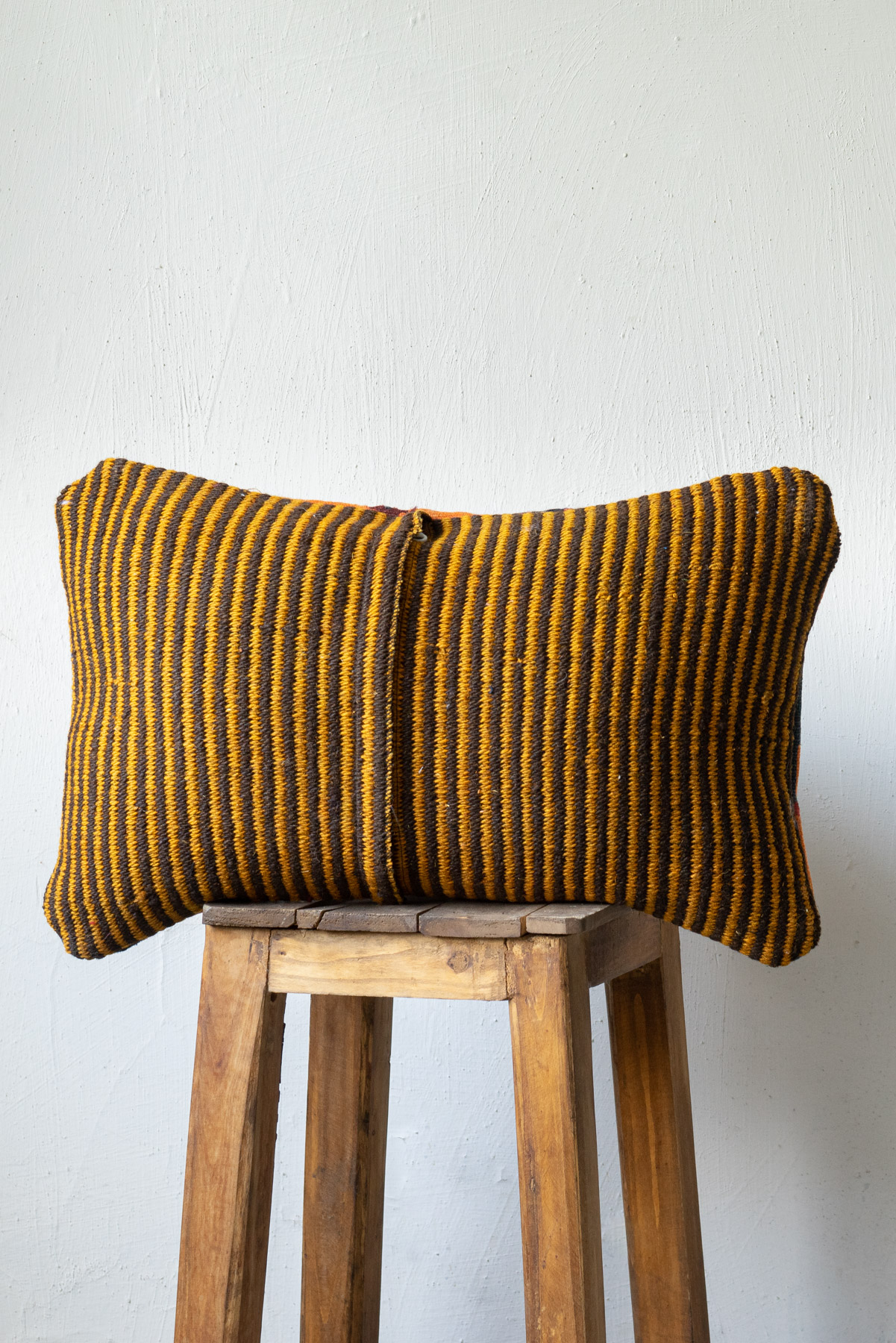 CUS223 Qashqai Kilim Cushion Re 2