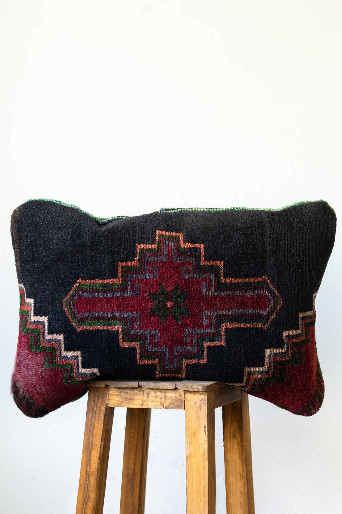 CUS255 Luri Carpet Cushion