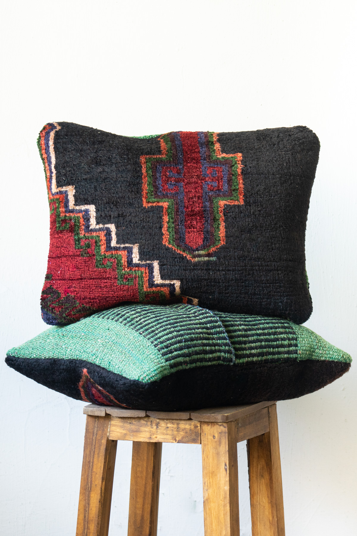 CUS256 Luri Carpet Cushion 5