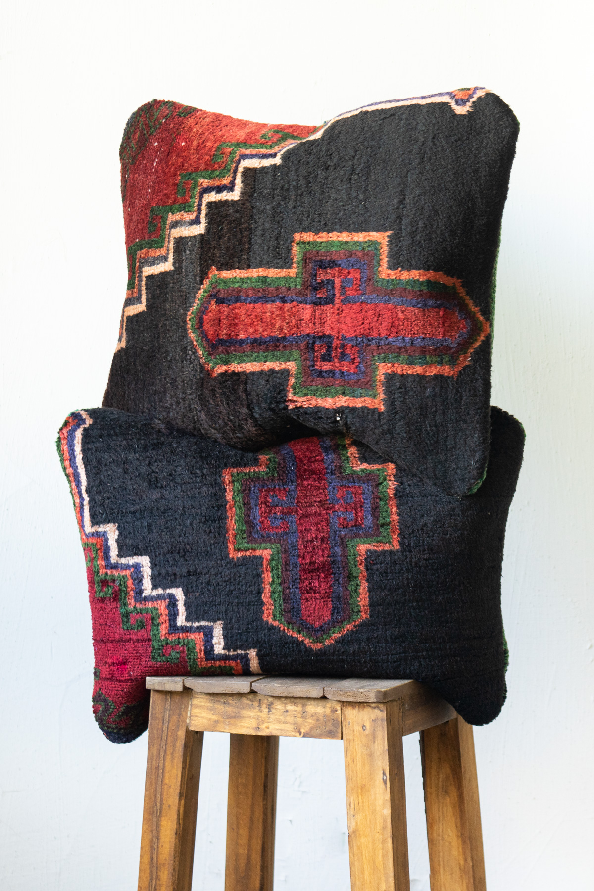 Luri Carpet Cushion
