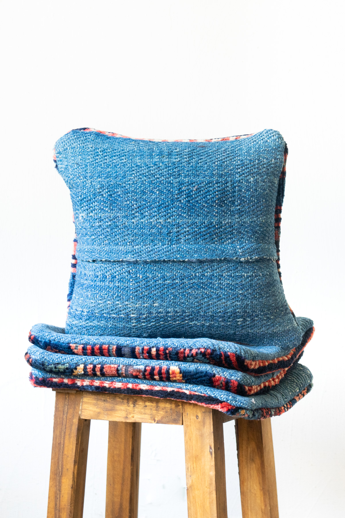 CUS258 Hamedan Carpet Cushion 2
