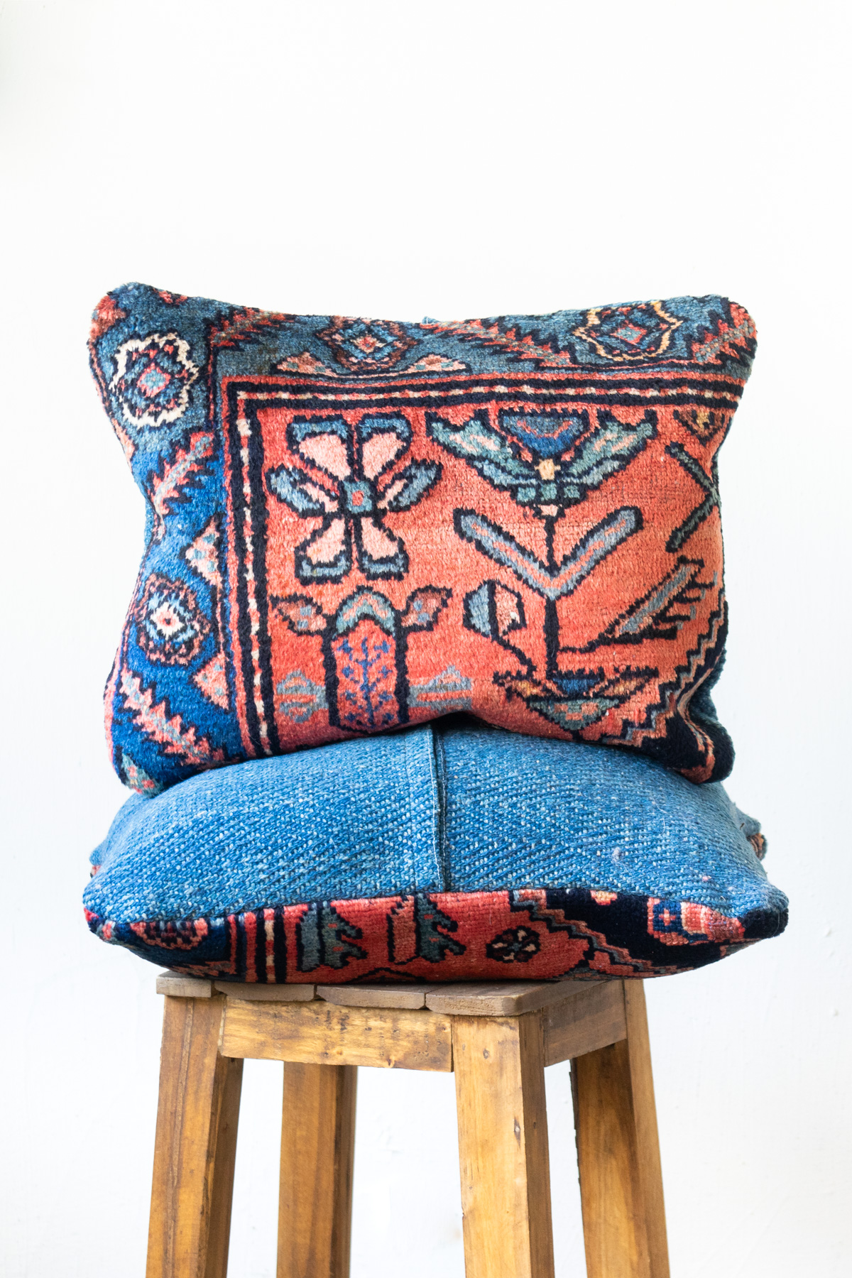 CUS259 Hamedan Carpet Cushion 5