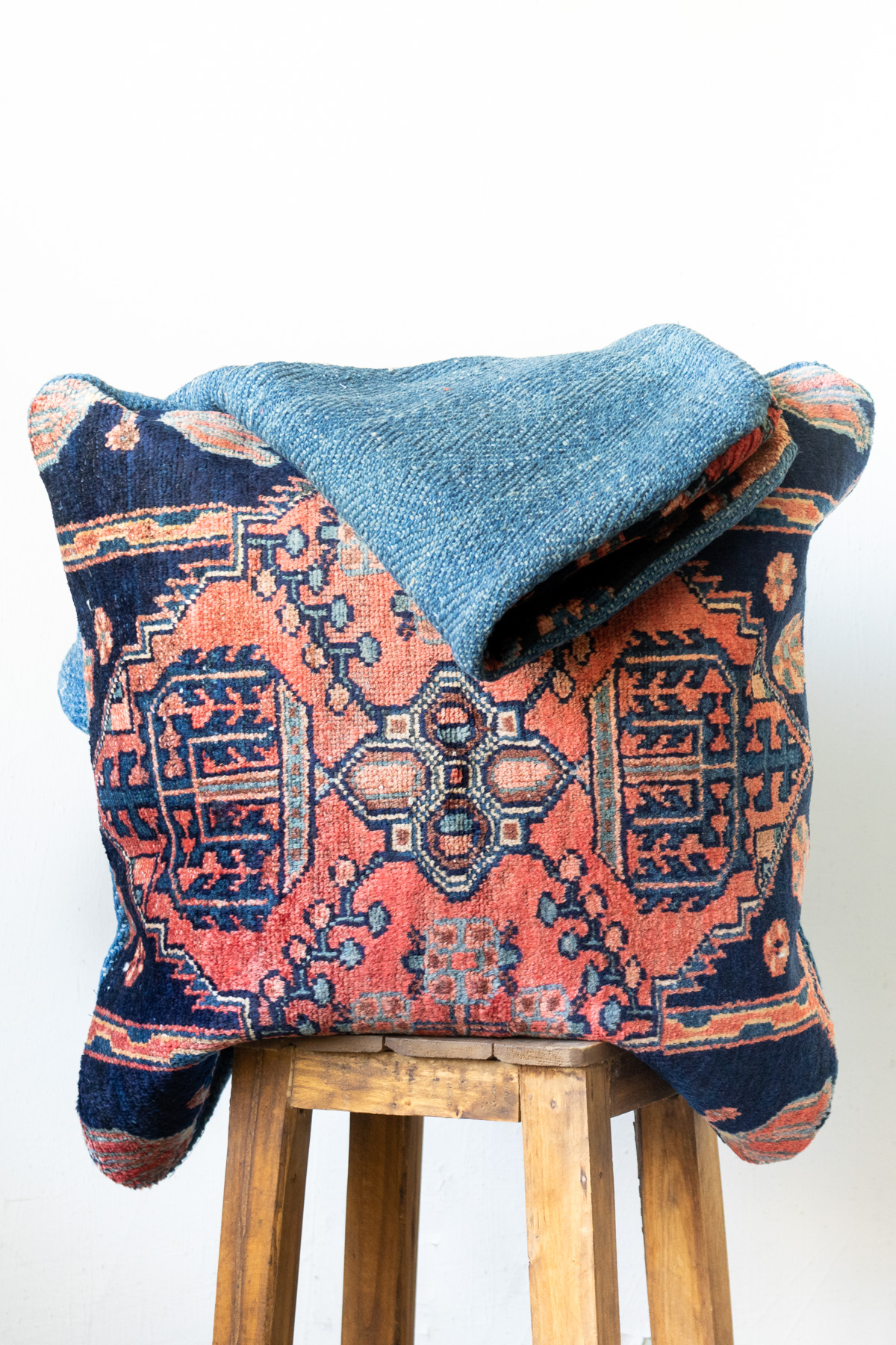 CUS260 Hamedan Carpet Cushion