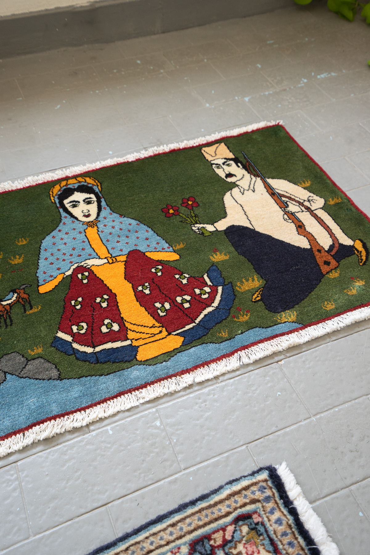RCA365 Vintage Qashqai Romance Pictorial Carpet 2