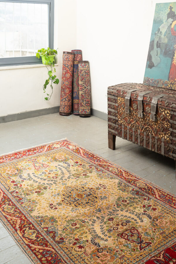 RCA457 Antique Khoy Fine Vases Carpet 2