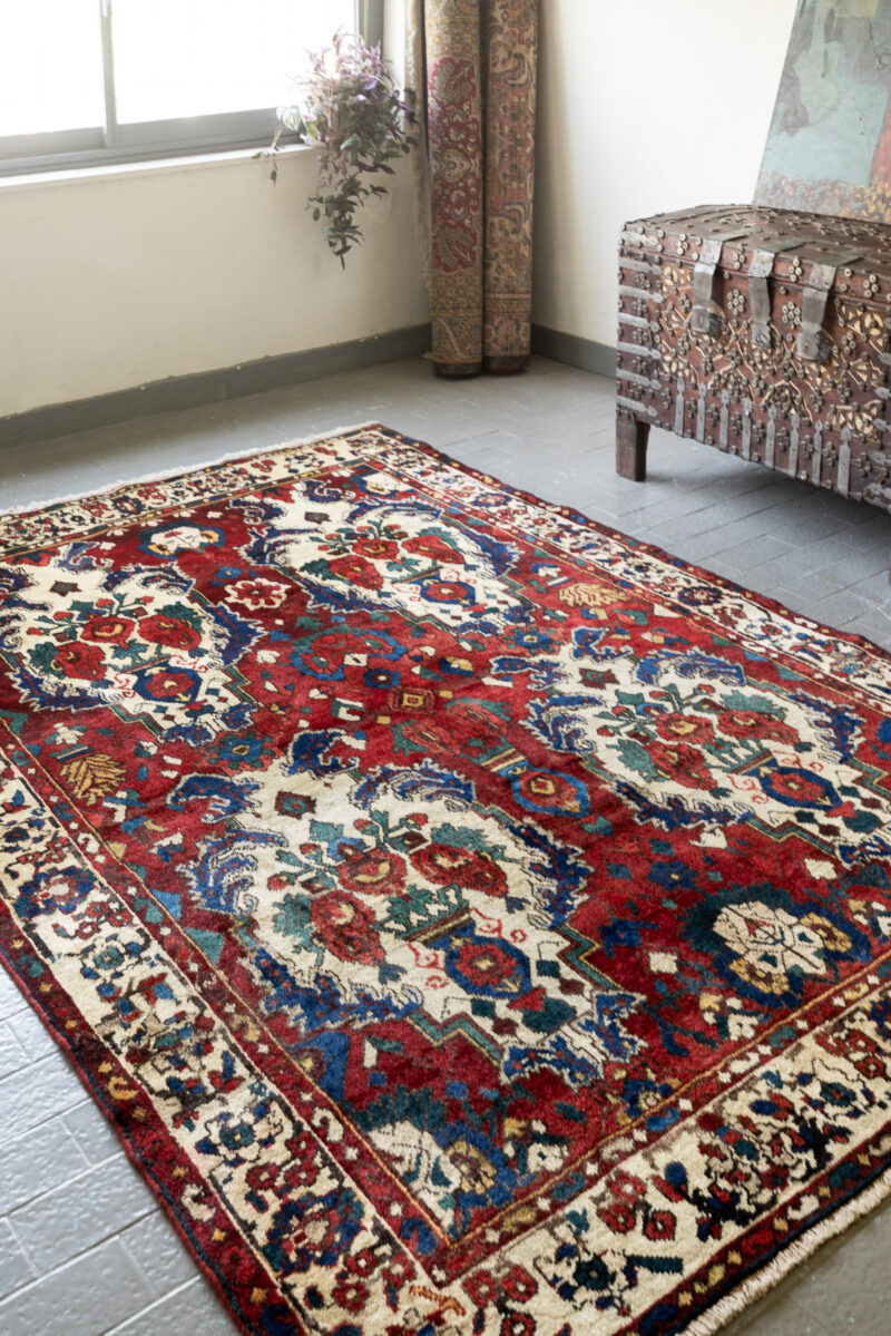 Rca490 Semi Antique Bakhtiari Vases Persian Carpet 2