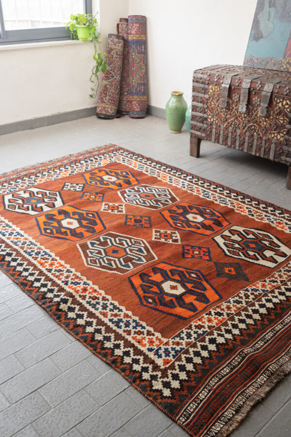 RK230 Qashqai Tribal Kilim With Shield Medallions 2