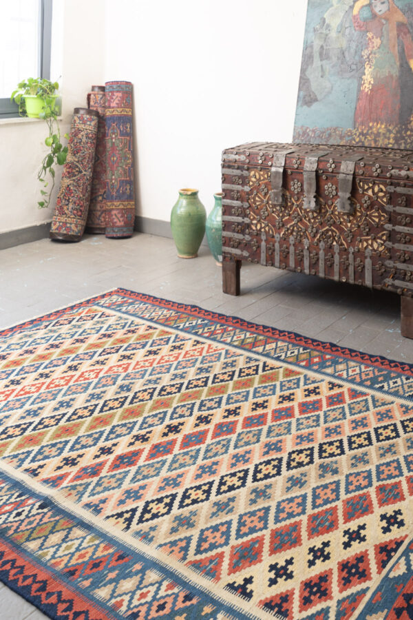 RK234 Semi Antique Fine Qashqai Kilim 2