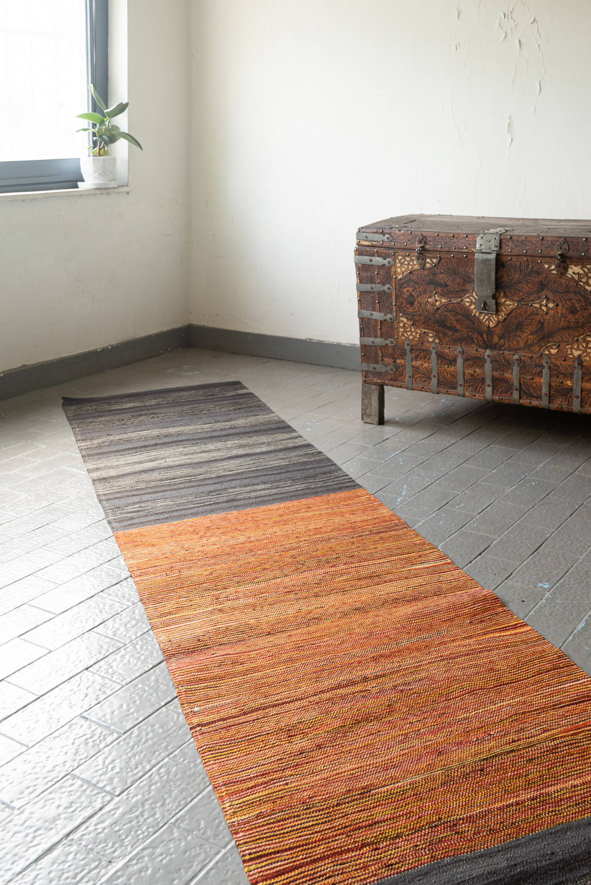 RK242 Contemporary Fine Mazandaran Minimalist Grey Ikut Kilim Runner 7