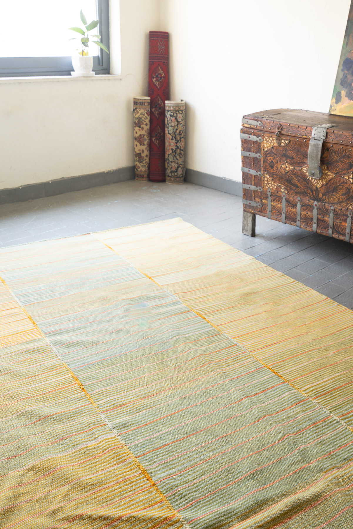RK246 Contemporary Fine Mazandaran Minimalist Yellow Green Kilim 2