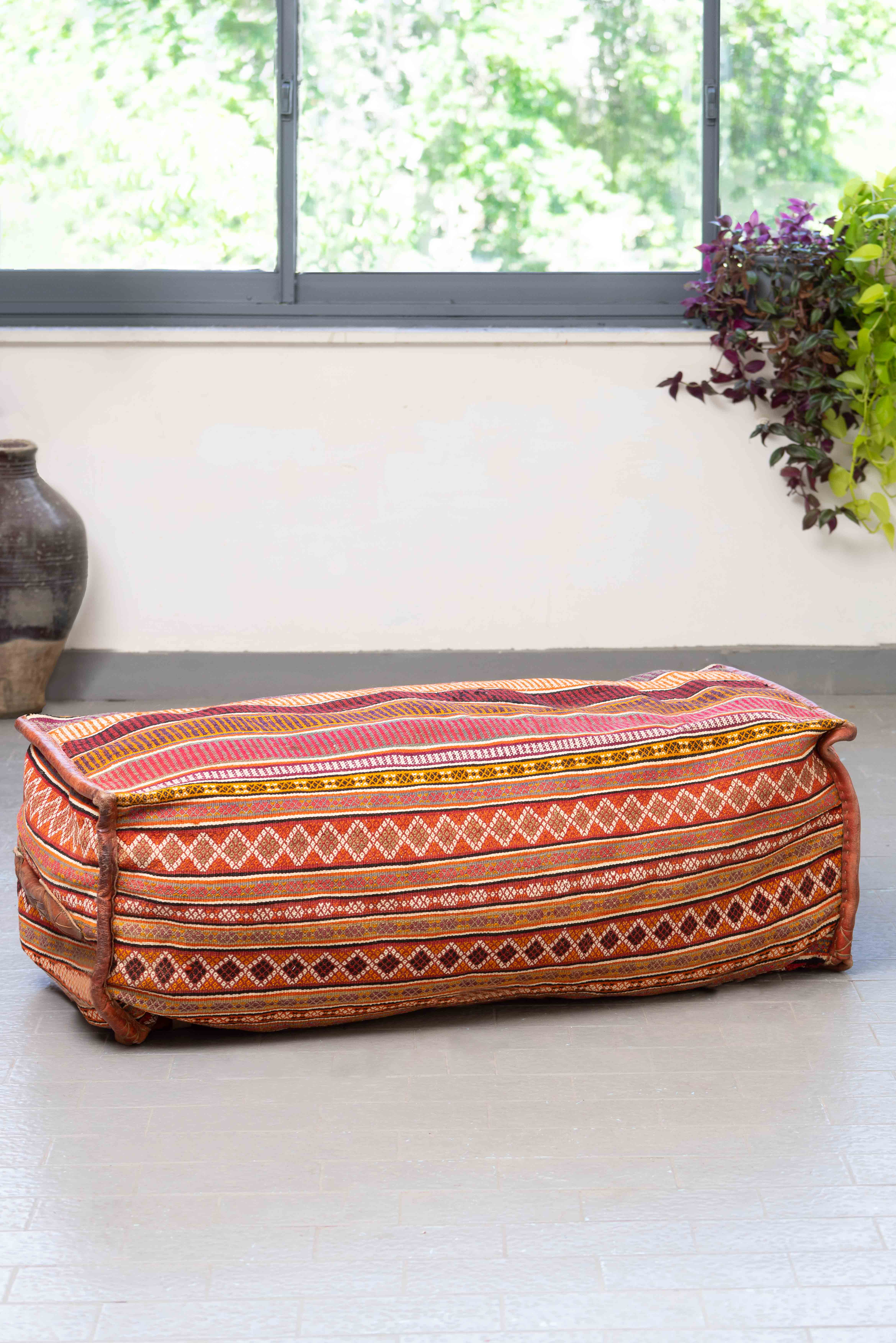 MAF002 Qashqai Blanket Box