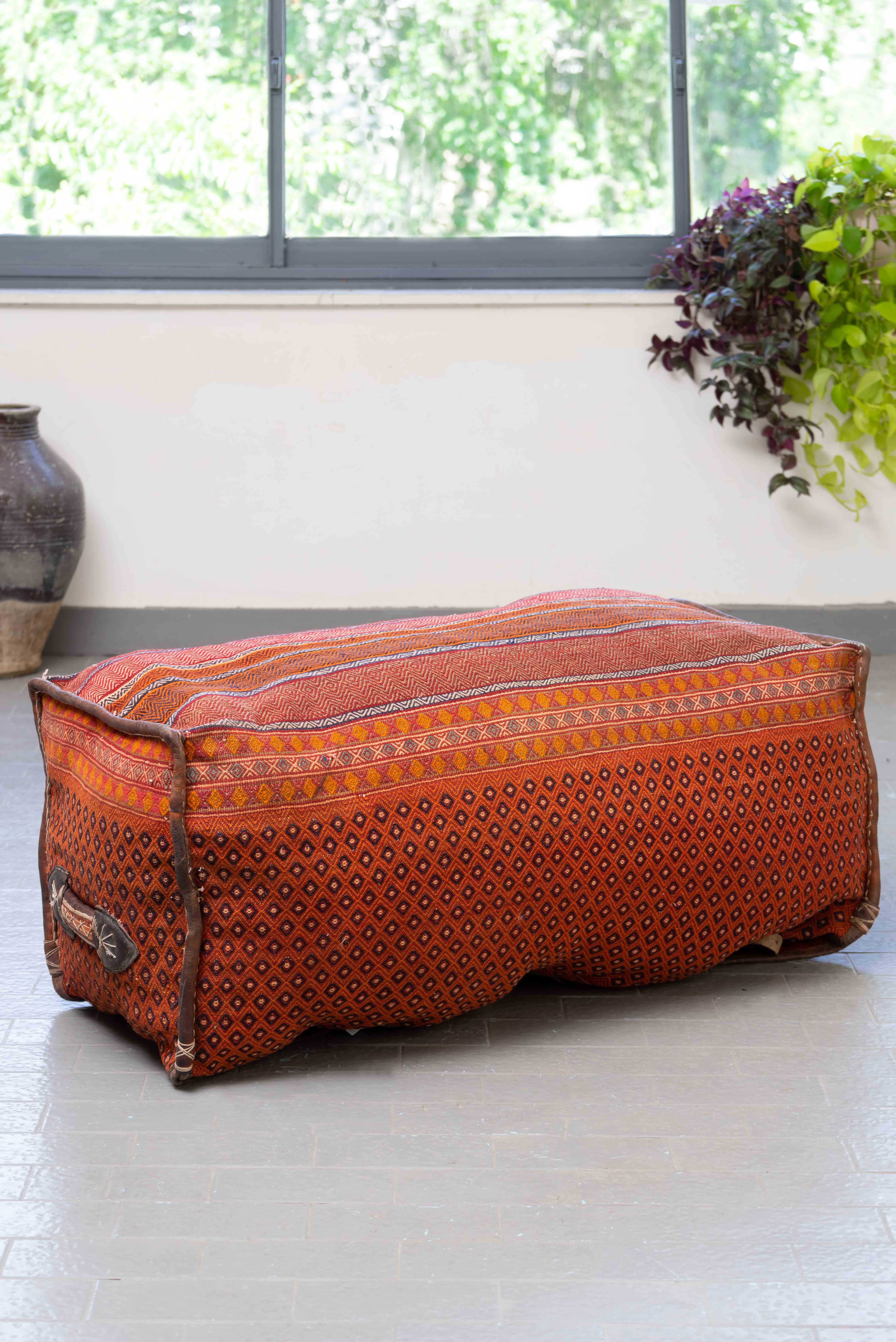 MAF009 Blanket Box 1
