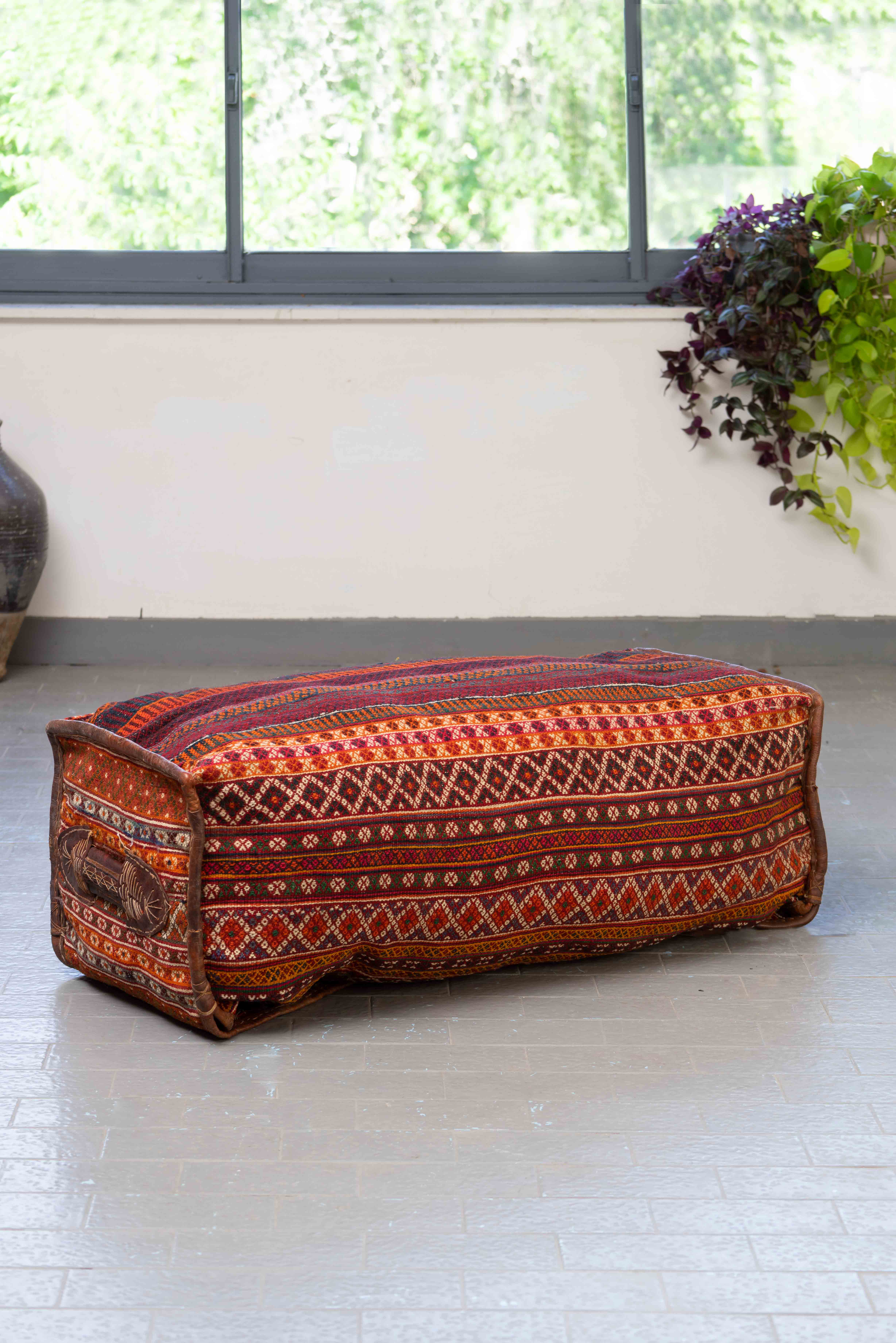 MAF010 Blanket Box 1