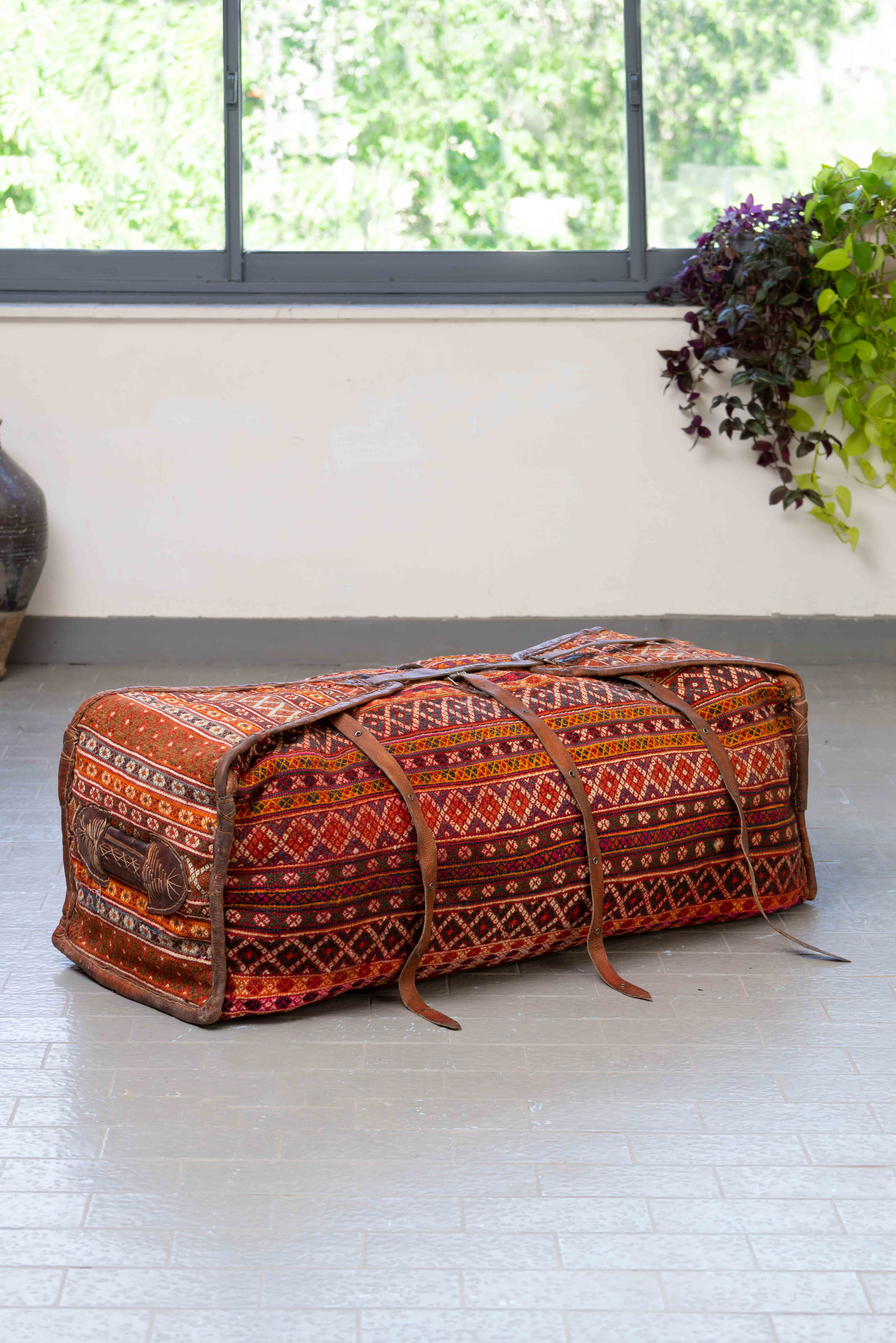 MAF010 Blanket Box 2