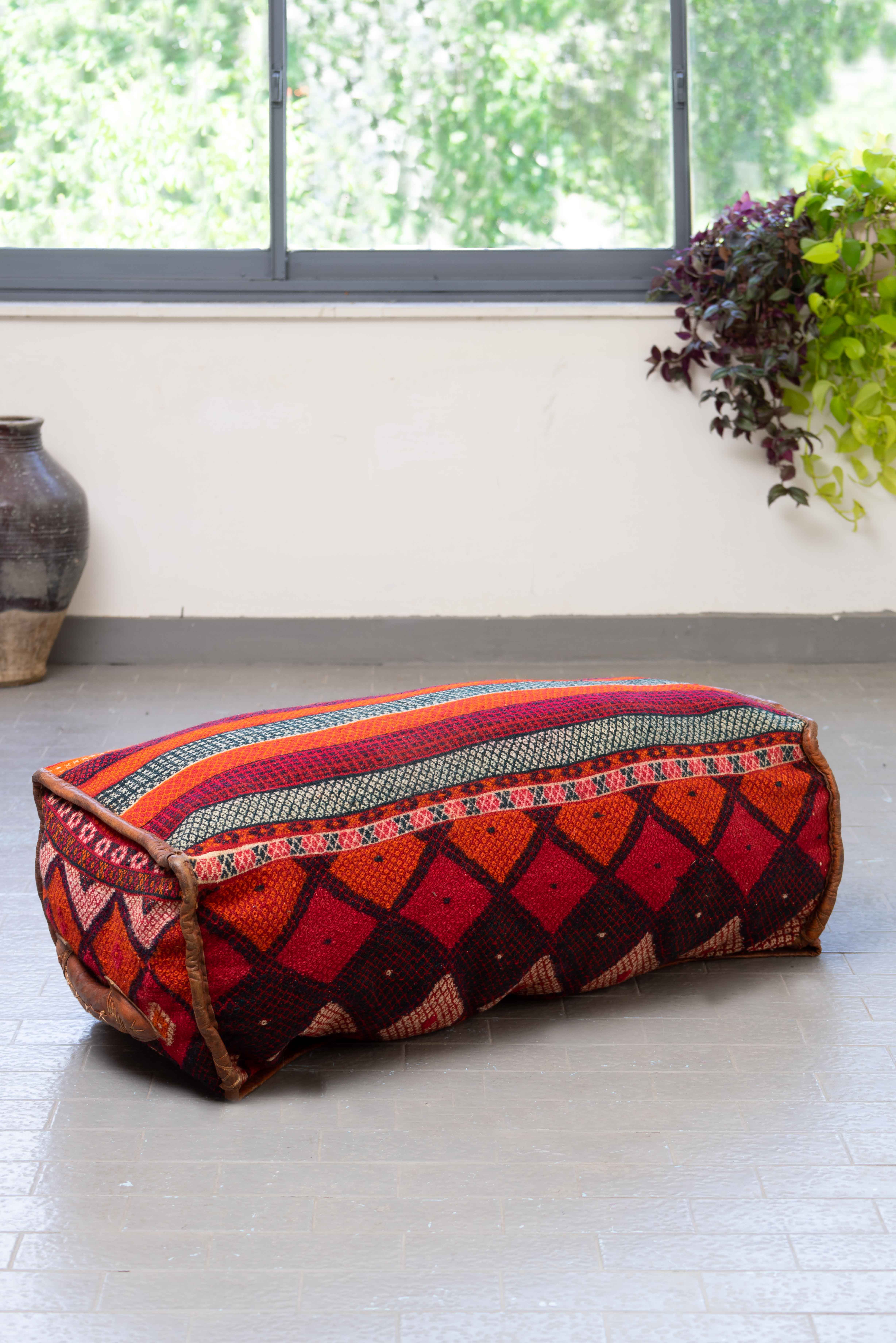 MAF012 Blanket Box 1