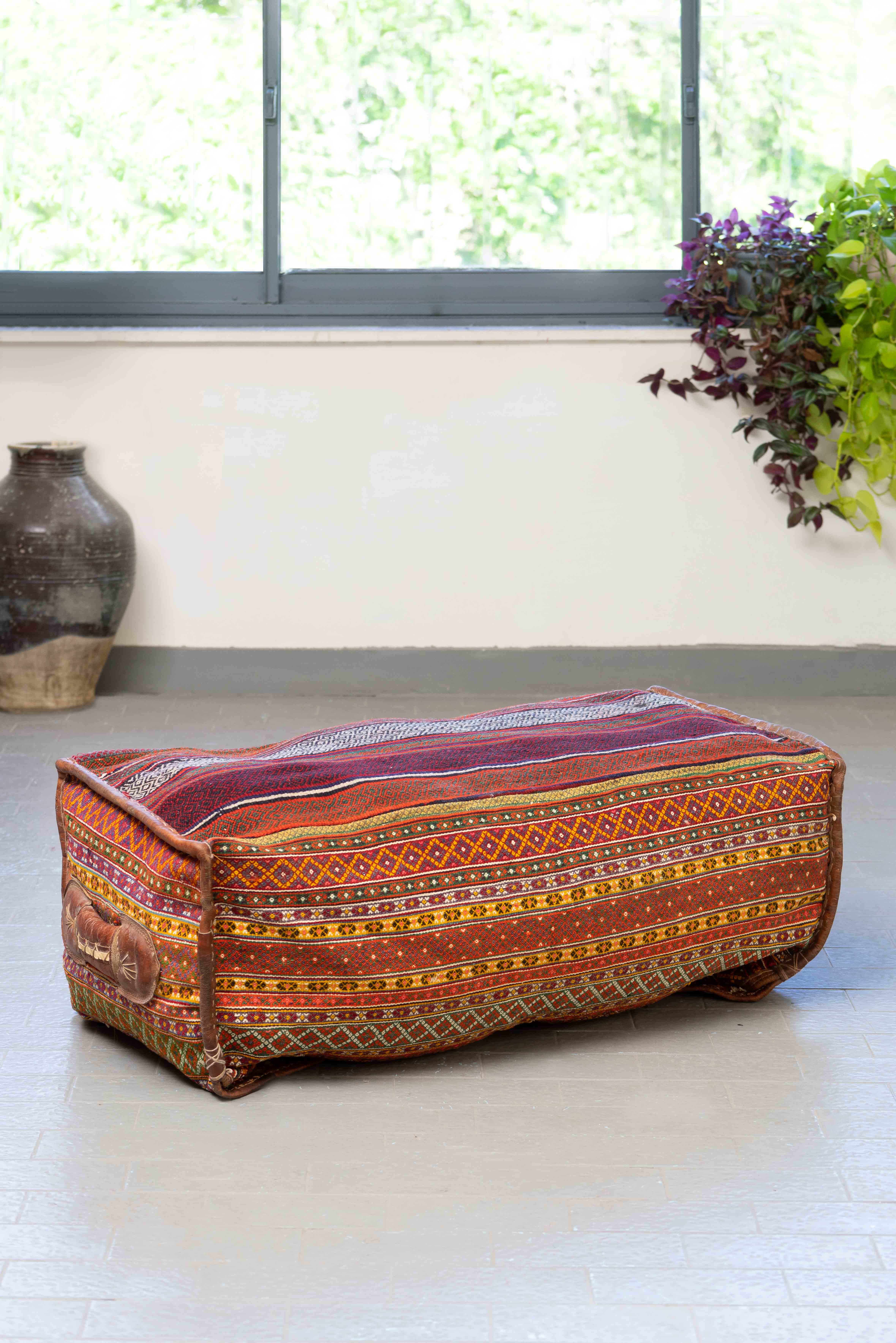 MAF014 Qashqai Blanket Box 1