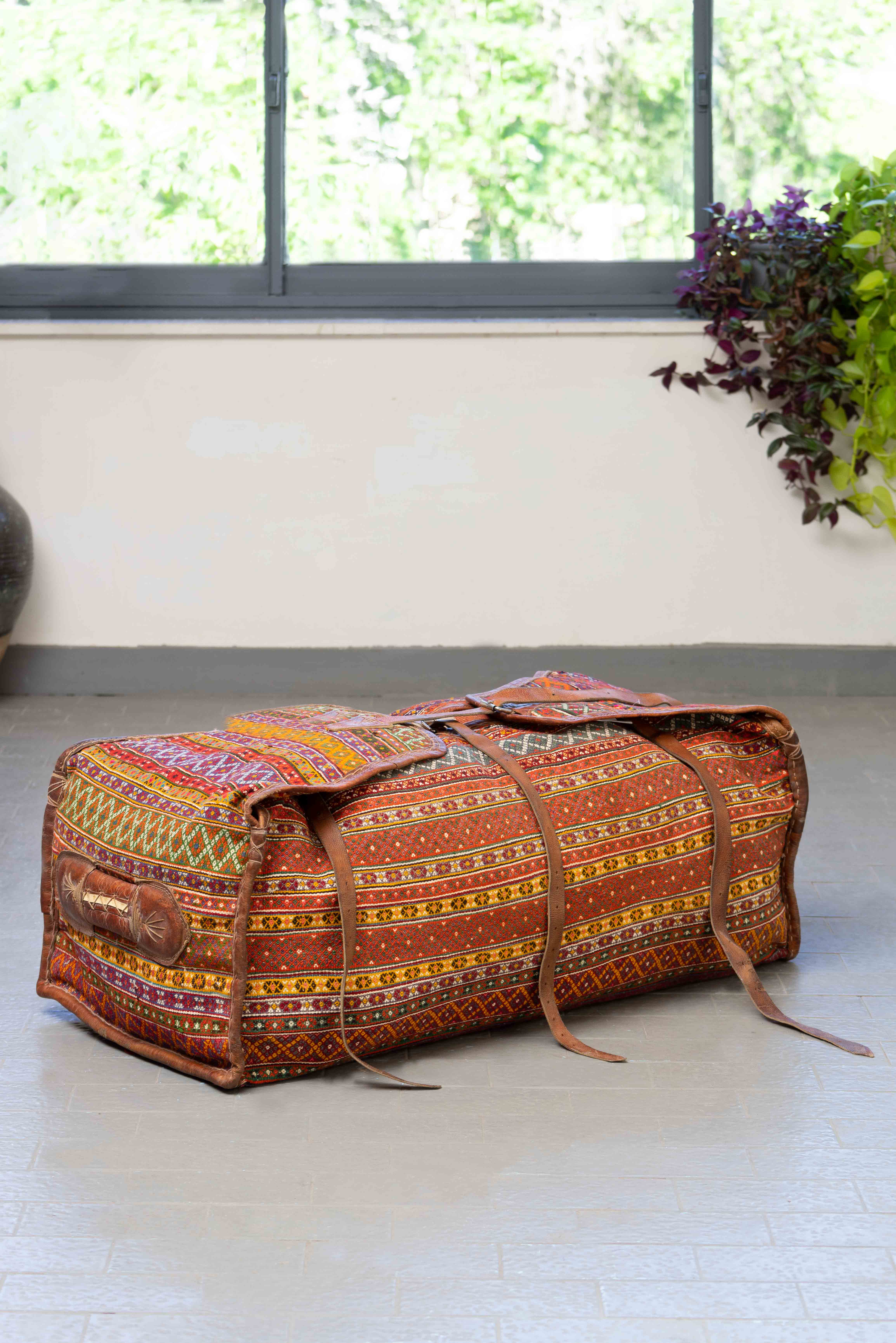 MAF014 Qashqai Blanket Box 2