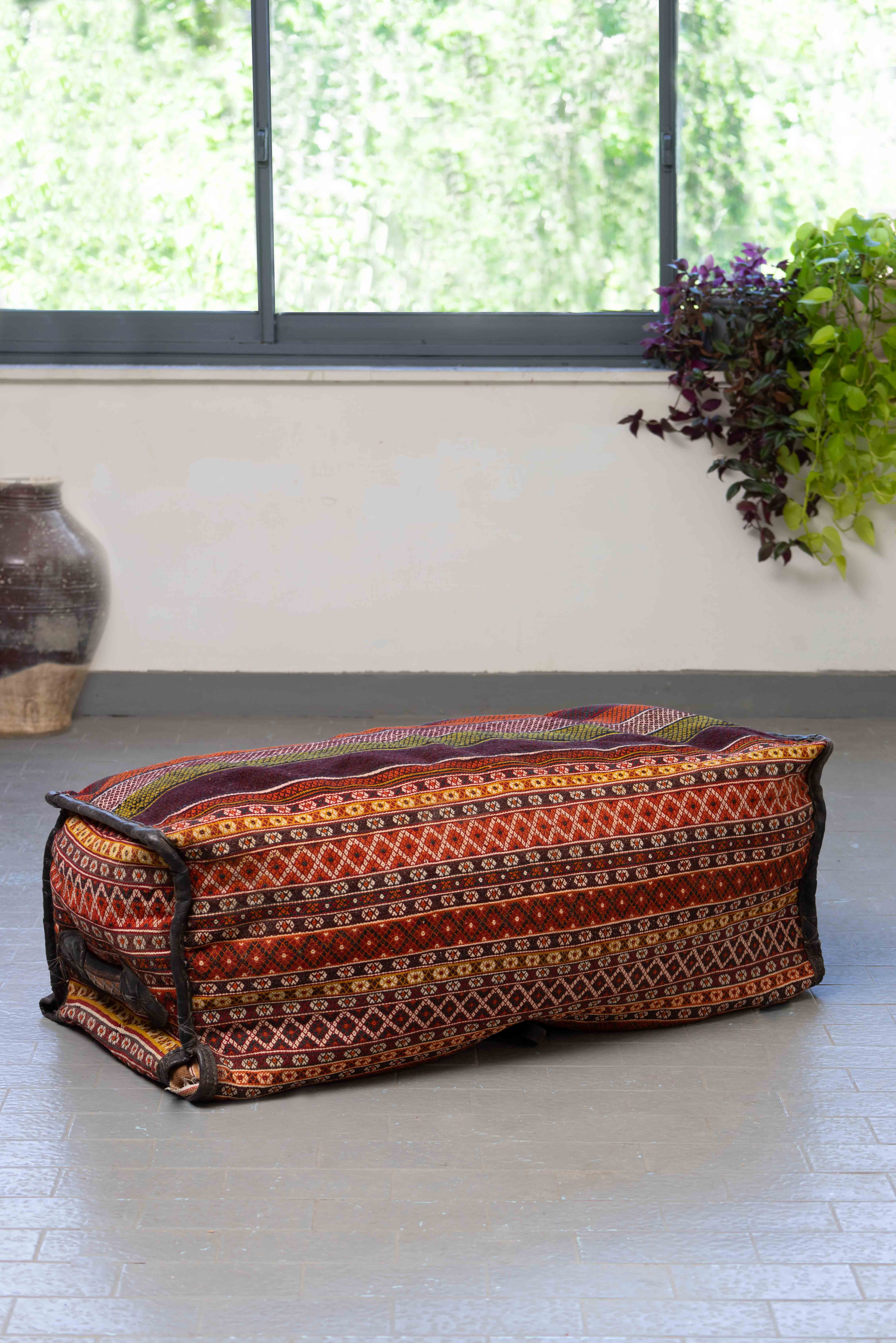 MAF015 Blanket Box 1