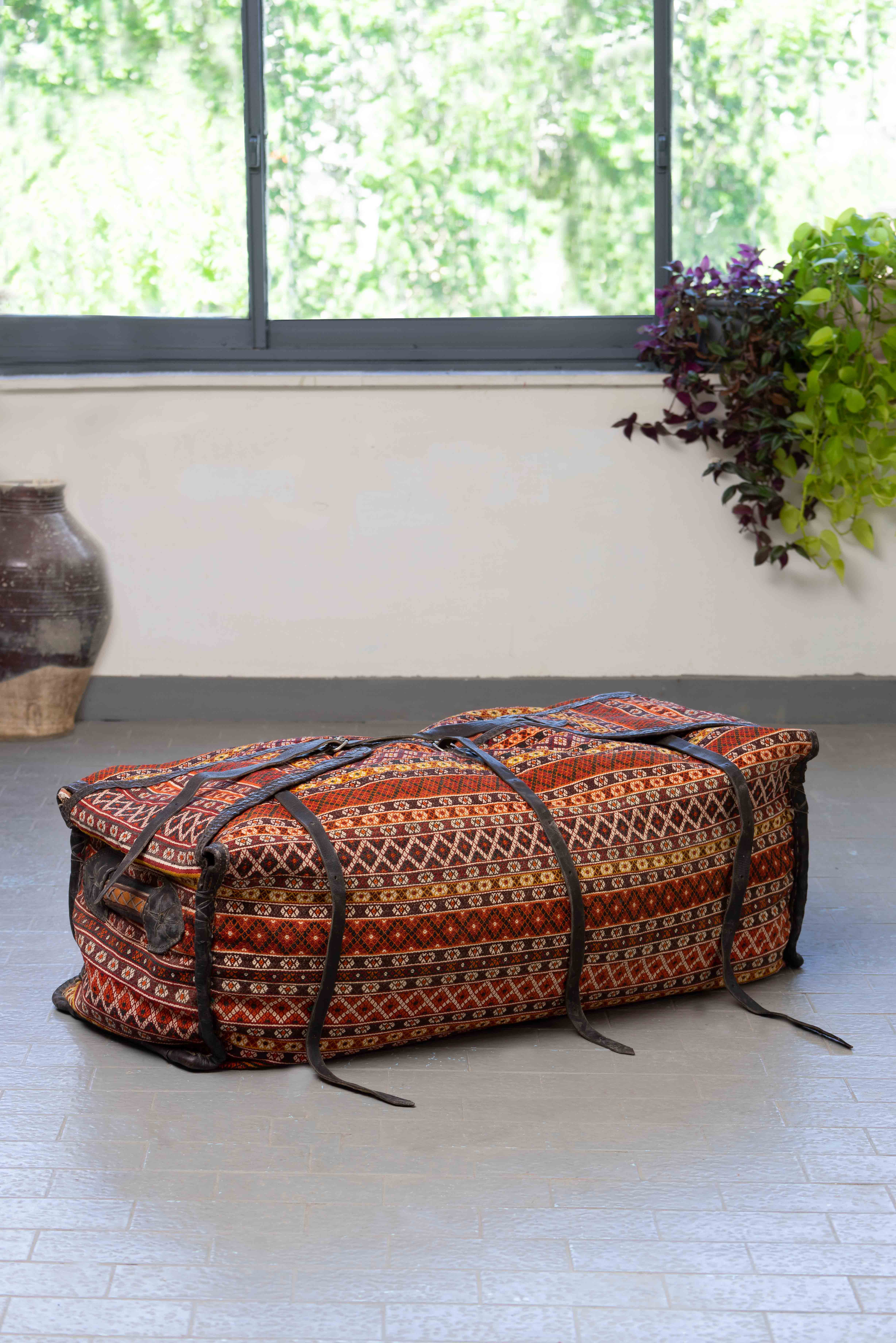 MAF015 Blanket Box 2