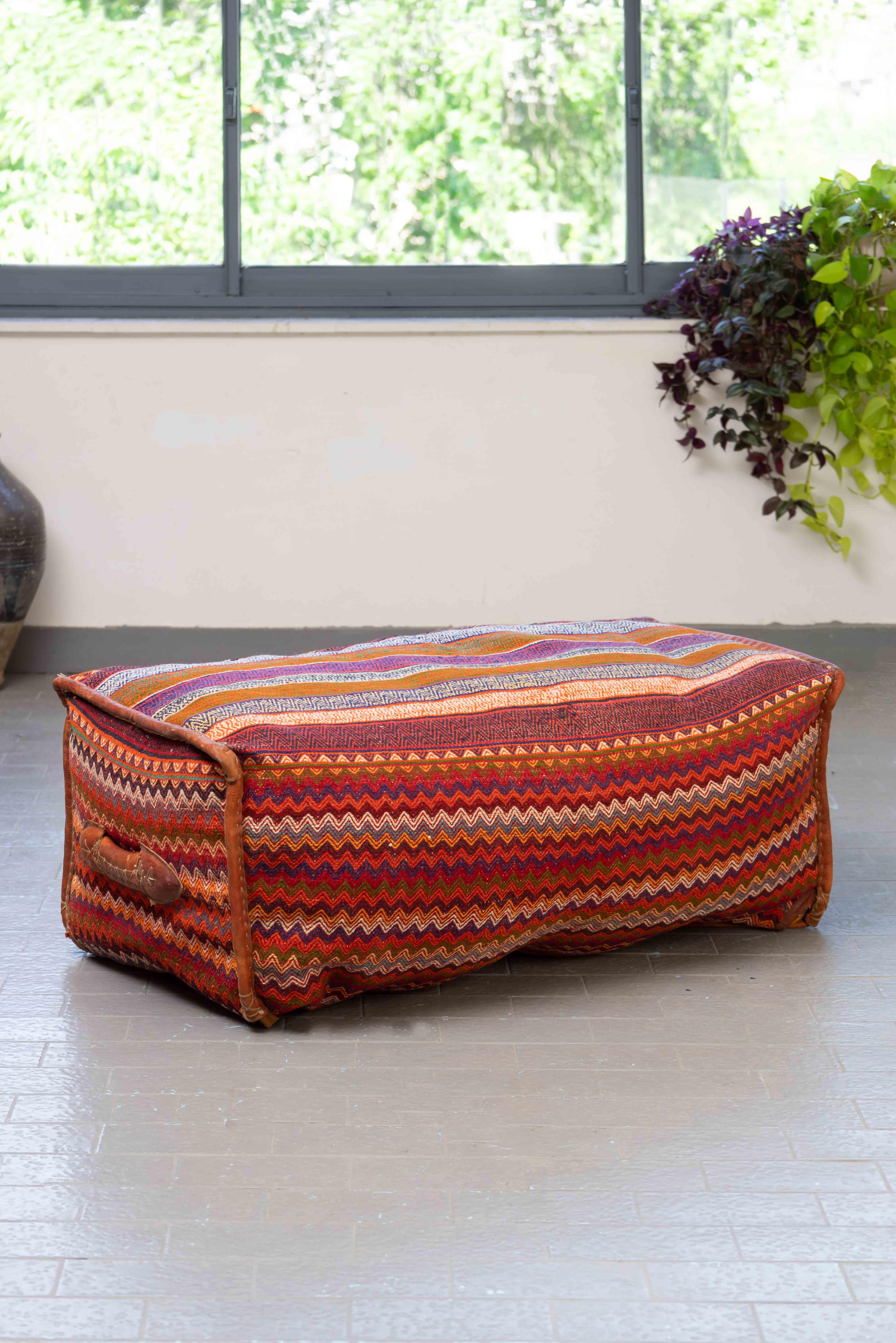 MAF018 Blanket Box 1