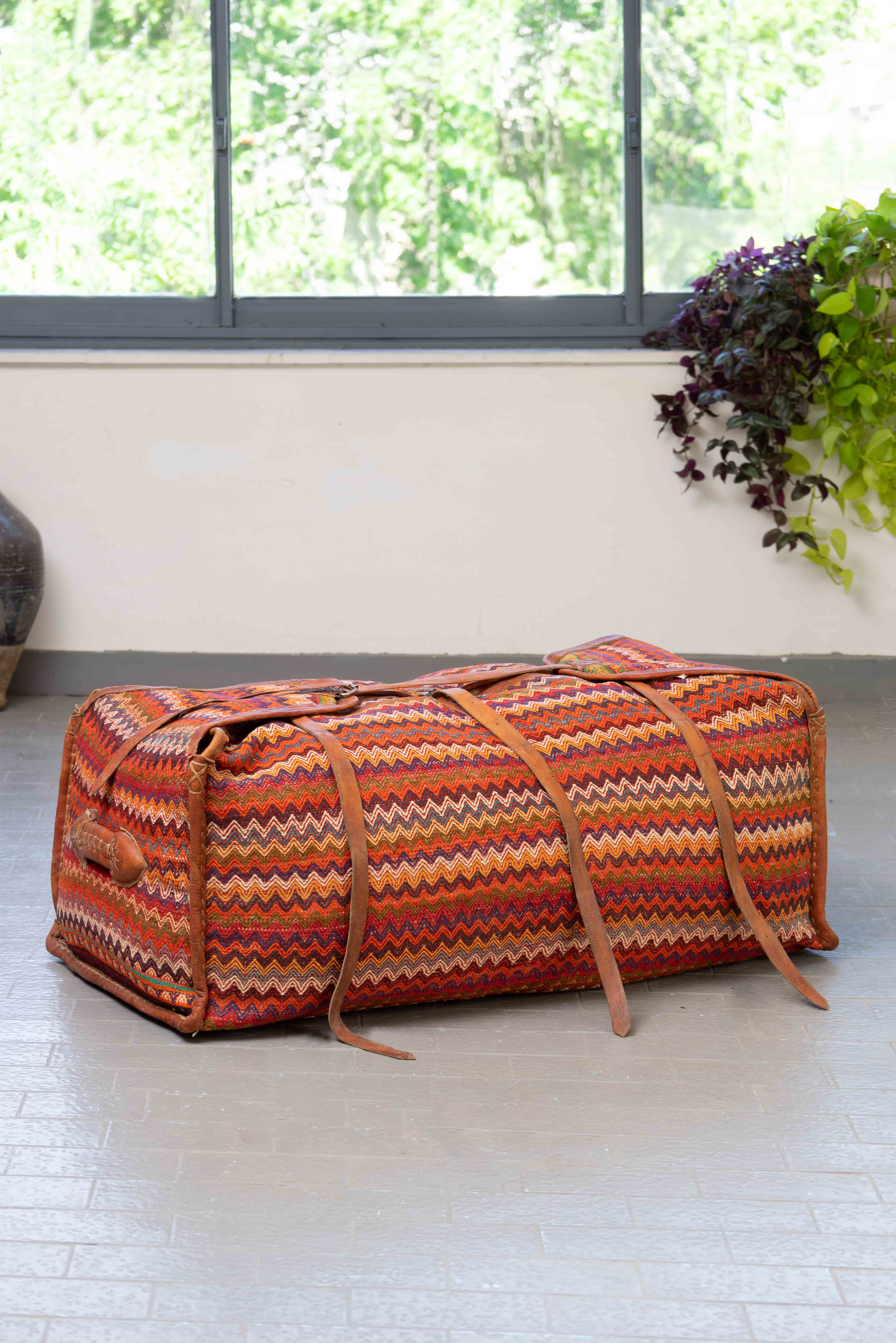MAF018 Blanket Box 2